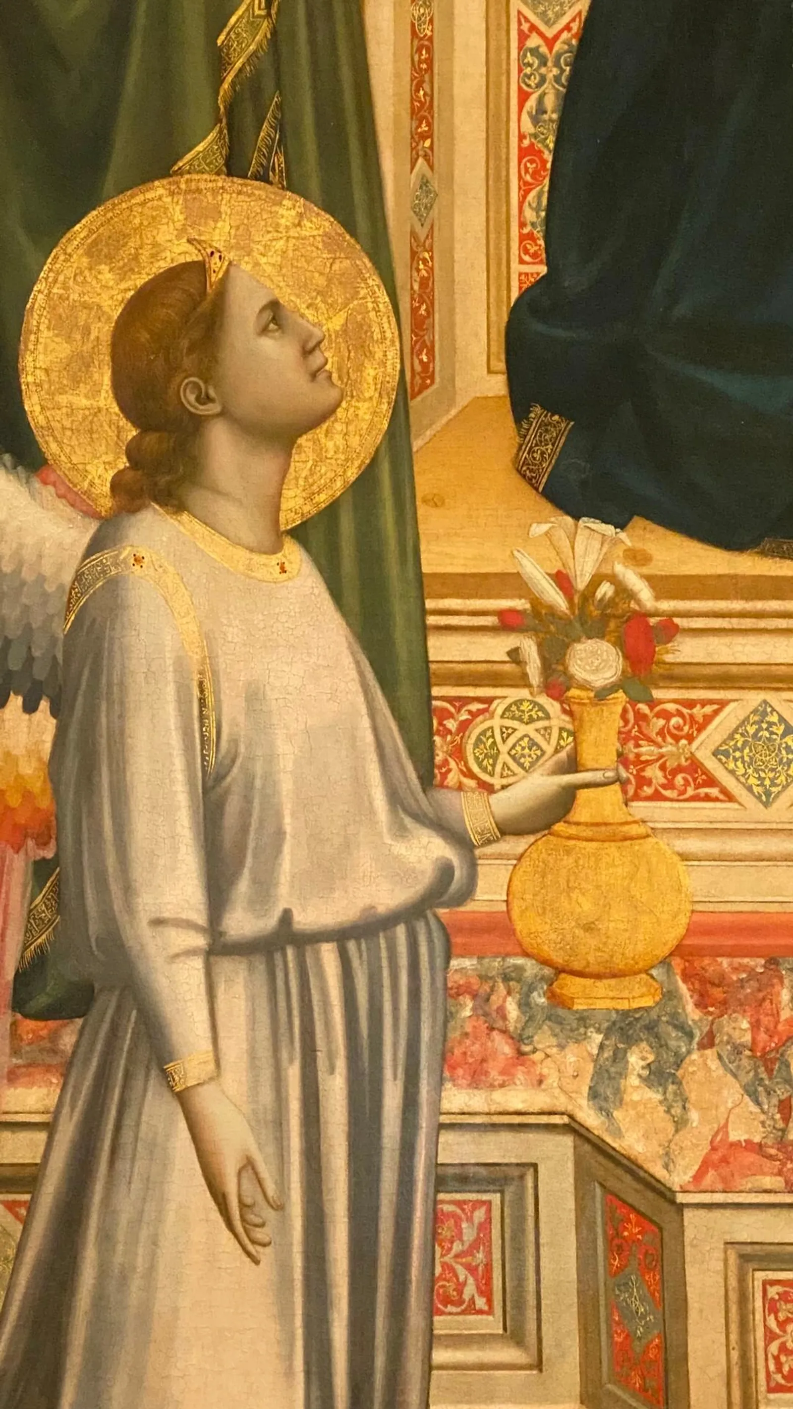 Caption: Giotto di Bondone, Madonna on Throne (detail), oil painting 